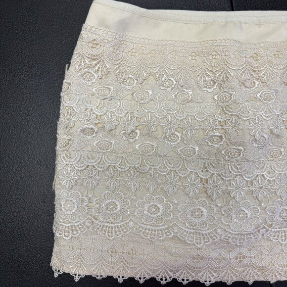Sans Souci Tiered Lace Mini Skirt Cream Size Medium - Picture 8 of 9